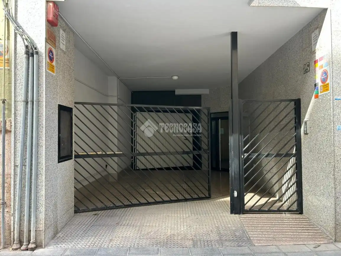 Garaje en venta en Almería