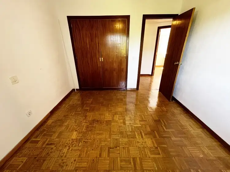 Dormitori de Pis de lloguer en Galapagar amb Calefacció, Parquet i Terrassa