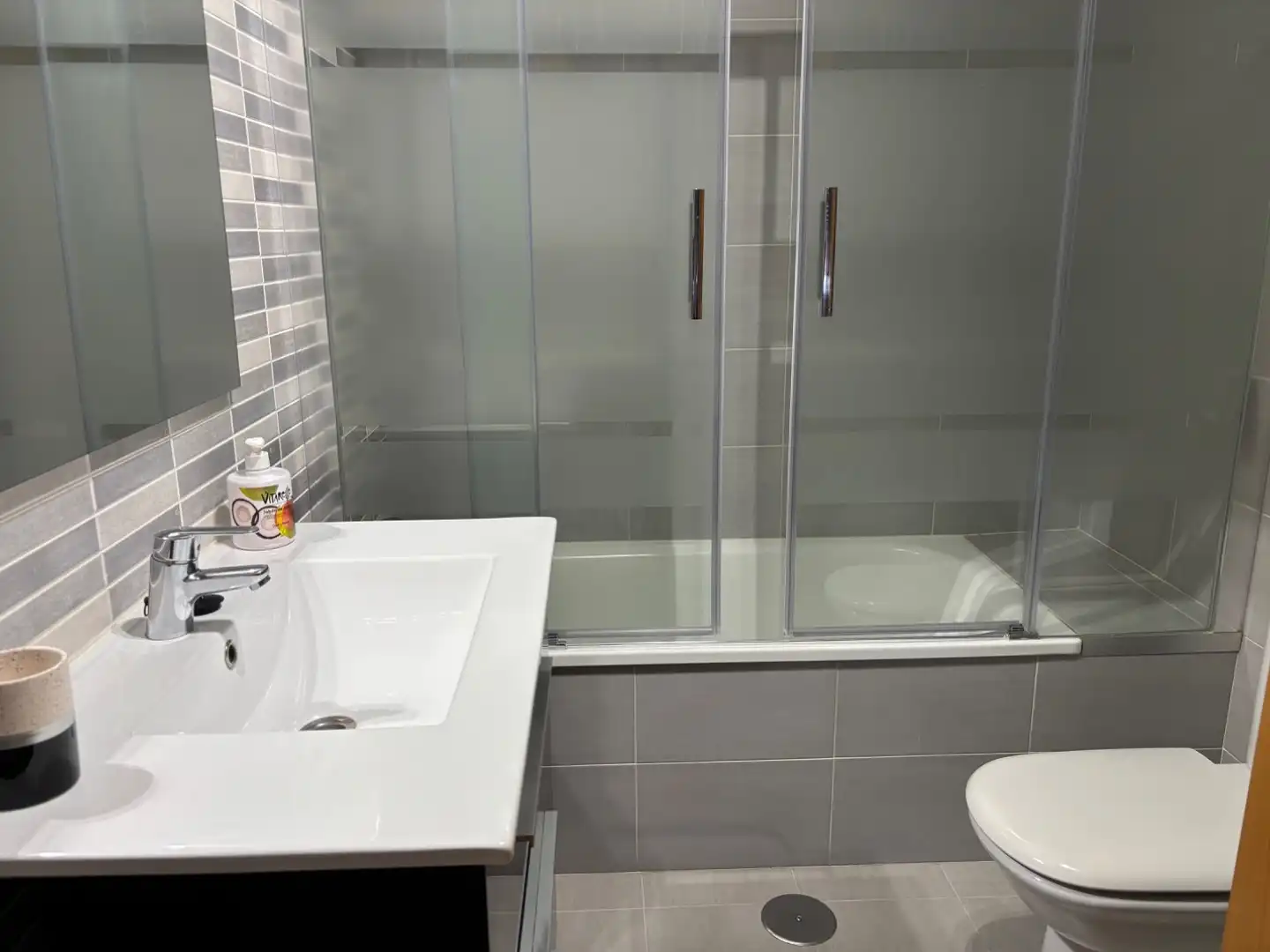 Baño de Piso de alquiler en Las Trescientas - San Francisco - Ciudad Vergel  