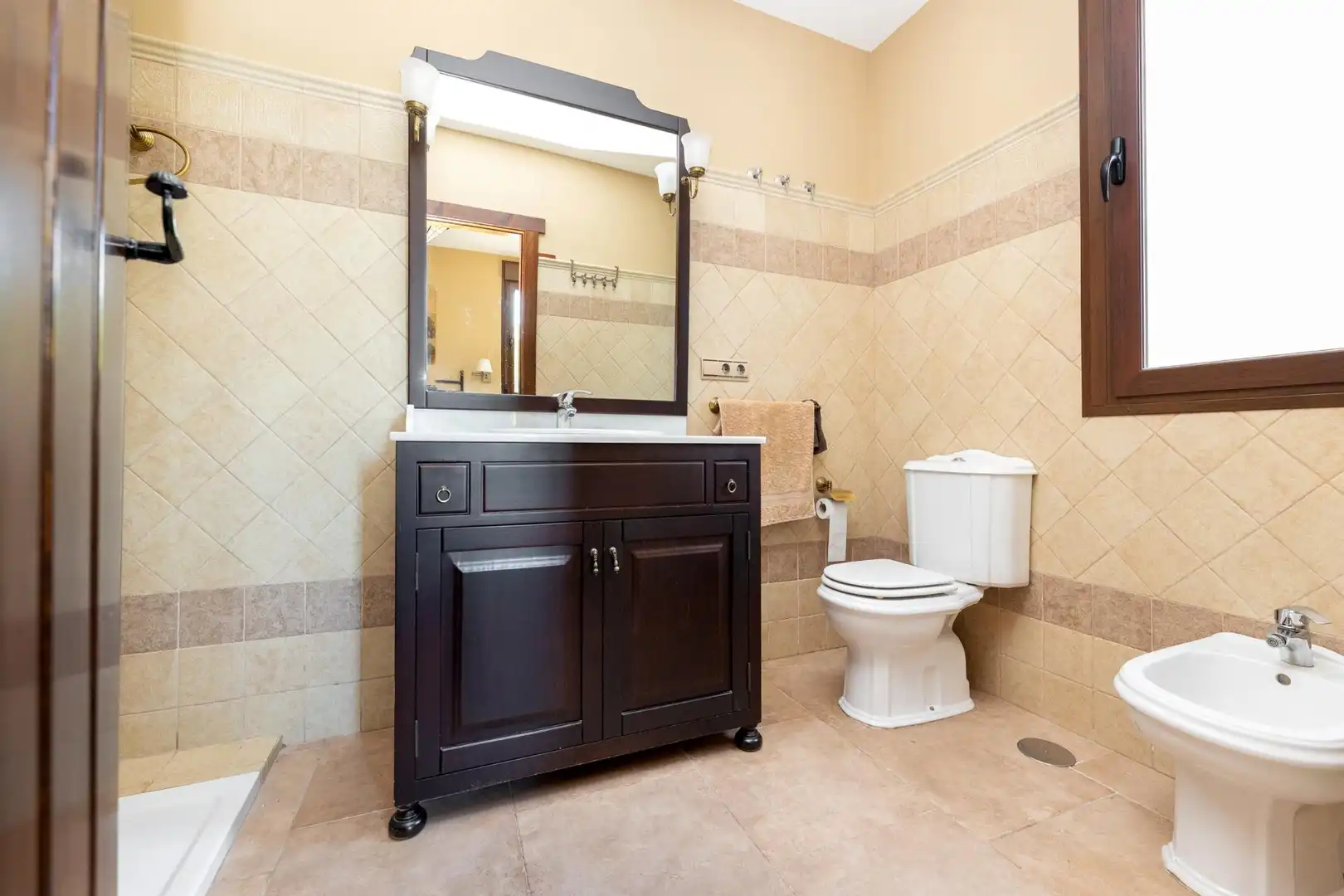 Bathroom of Houses for sale in Colomera  with Heating, Terrace and Storage room