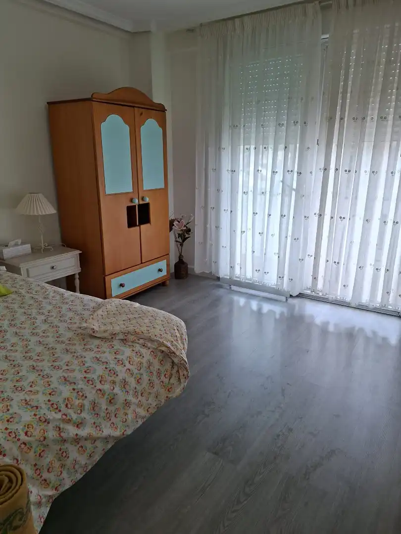 Schlafzimmer von Wohnung zur Miete in Castrillón mit Heizung, Terrasse und Möbliert