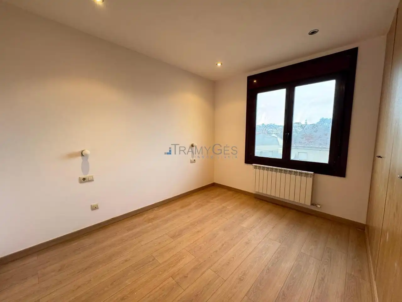 Habitación de Casa adosada en venta en Vigo  con Calefacción, Jardín privado y Terraza