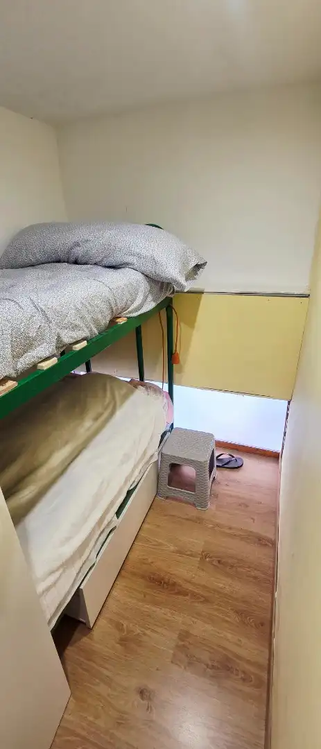 Habitación de Local en venta en Valencia con Aire acondicionado