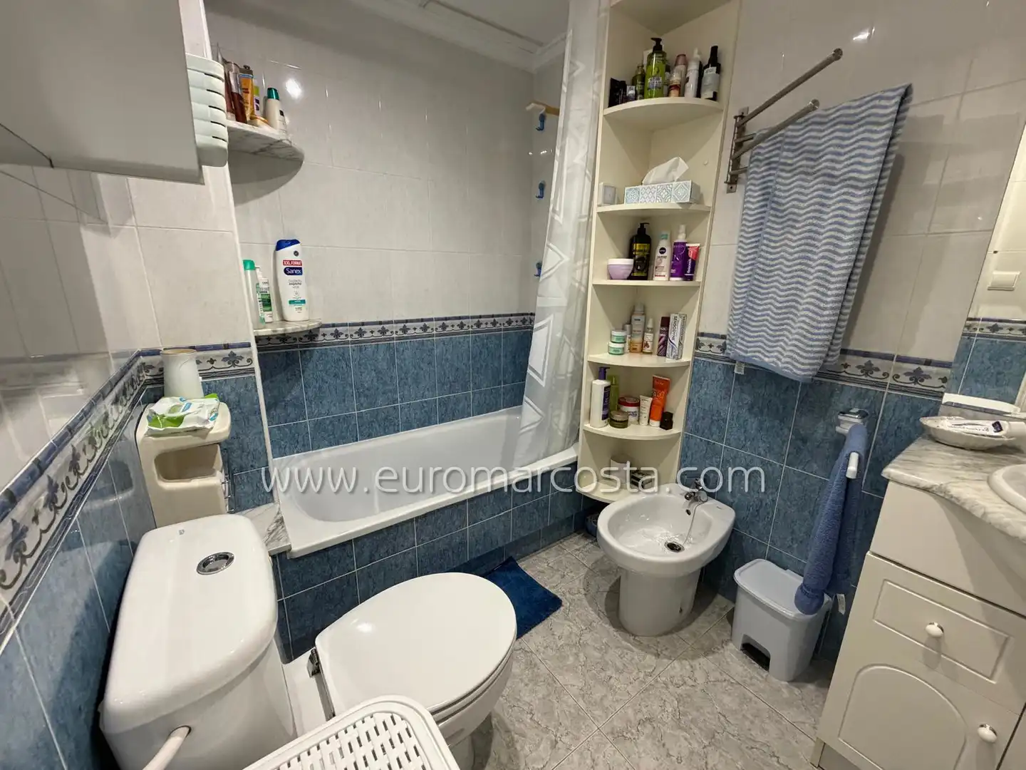 Bathroom of Flat for sale in Guardamar del Segura  with Air Conditioner, Heating and Terrace