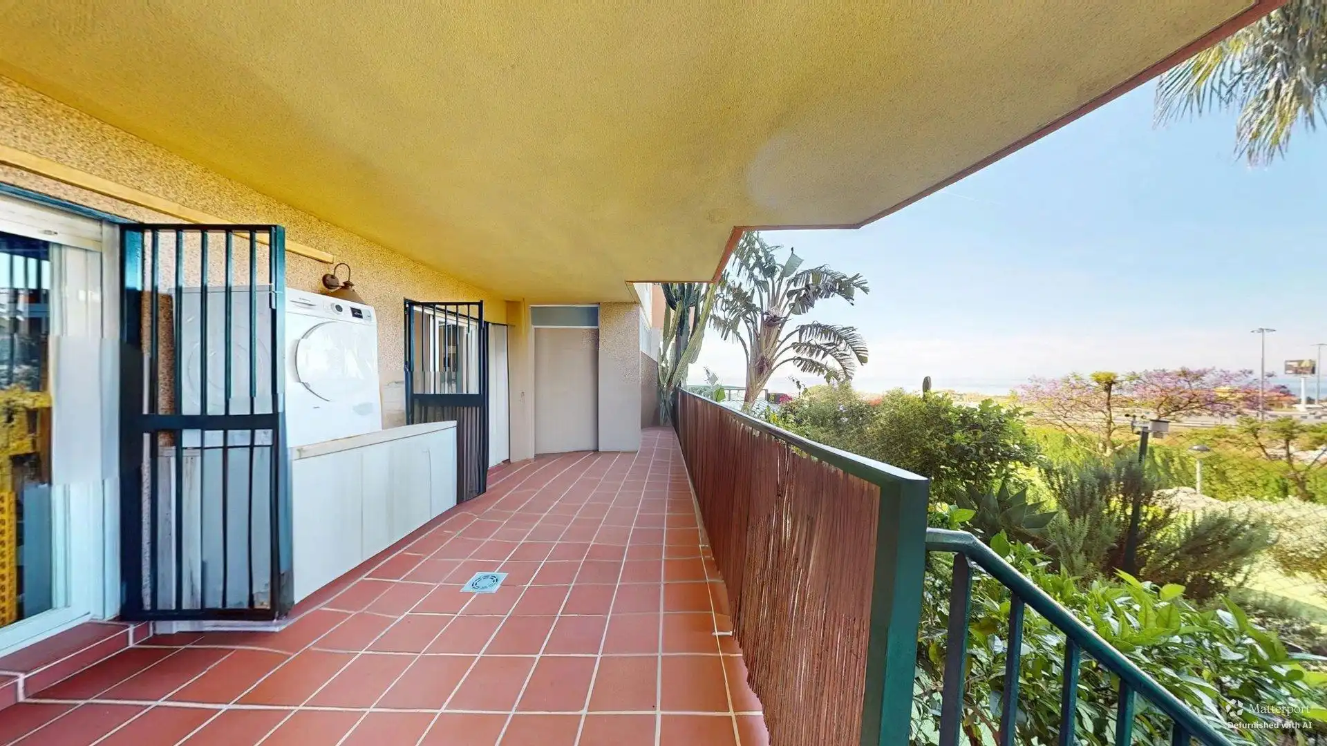Vista exterior de Piso en venta en Mijas con Aire acondicionado, Calefacción y Jardín privado