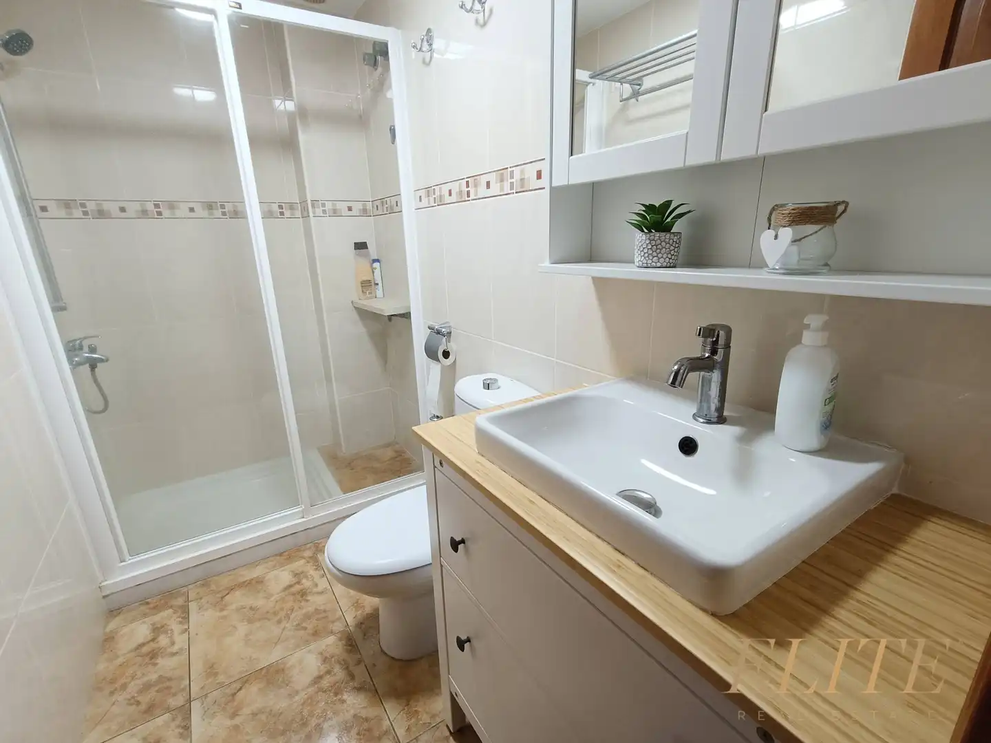 Bathroom of Detached homes for rent in Mogán