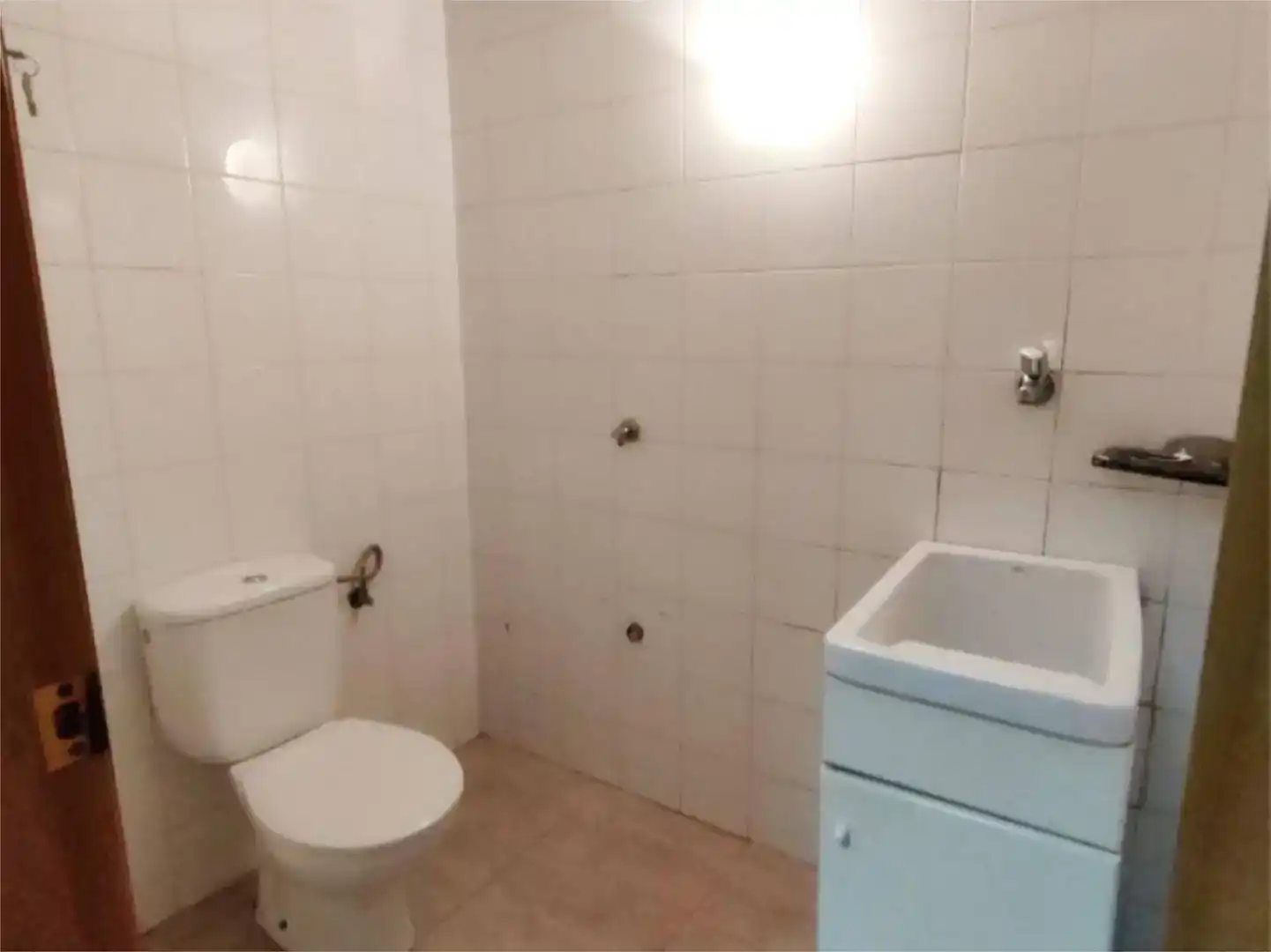 Bany de Local de lloguer en Vila-real amb Aire condicionat