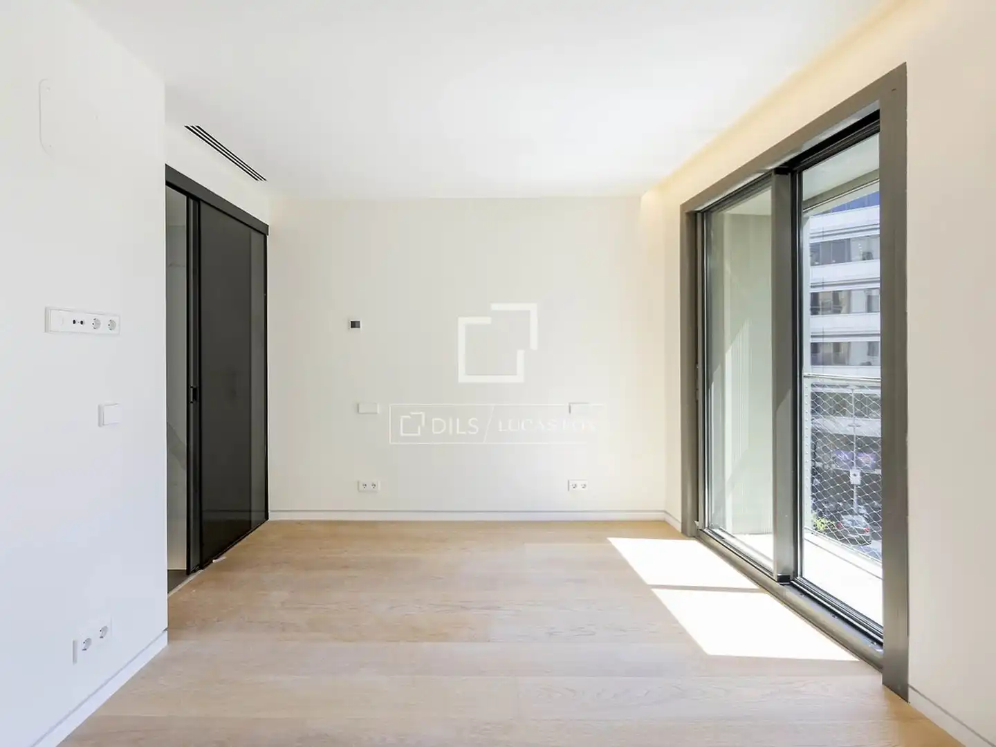 Habitación de Piso en venta en Barcelona con Aire acondicionado, Terraza y Piscina