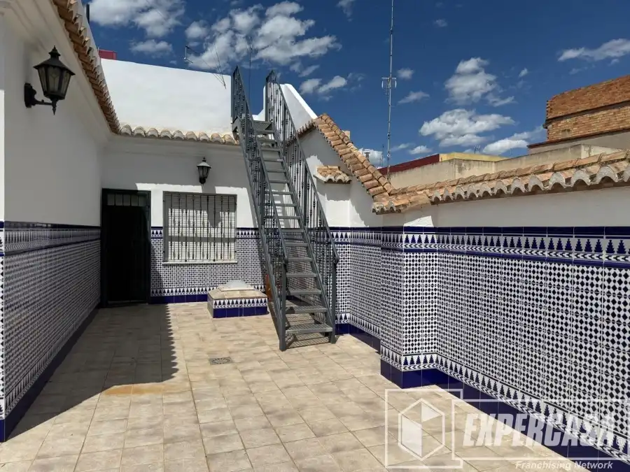 Vista exterior de Casa o chalet de alquiler en Picassent con Calefacción, Terraza y Trastero