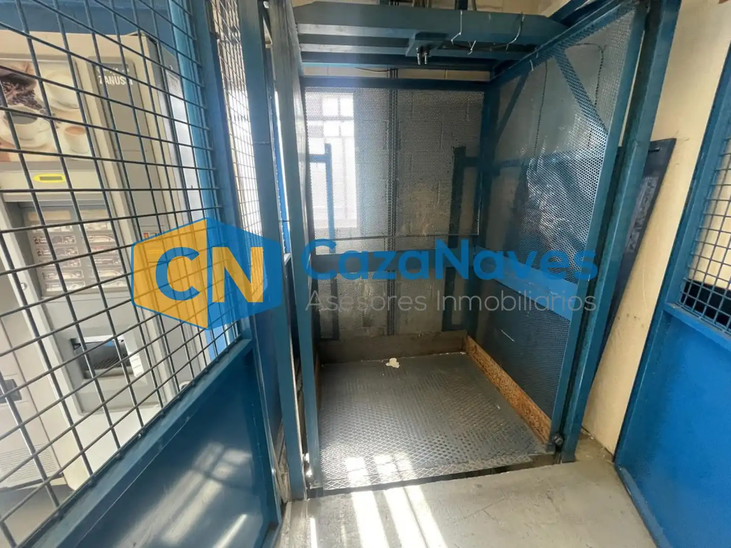 Nave industrielle avec ascenseur à vendre à Polígono de las Monjas, imagen 8