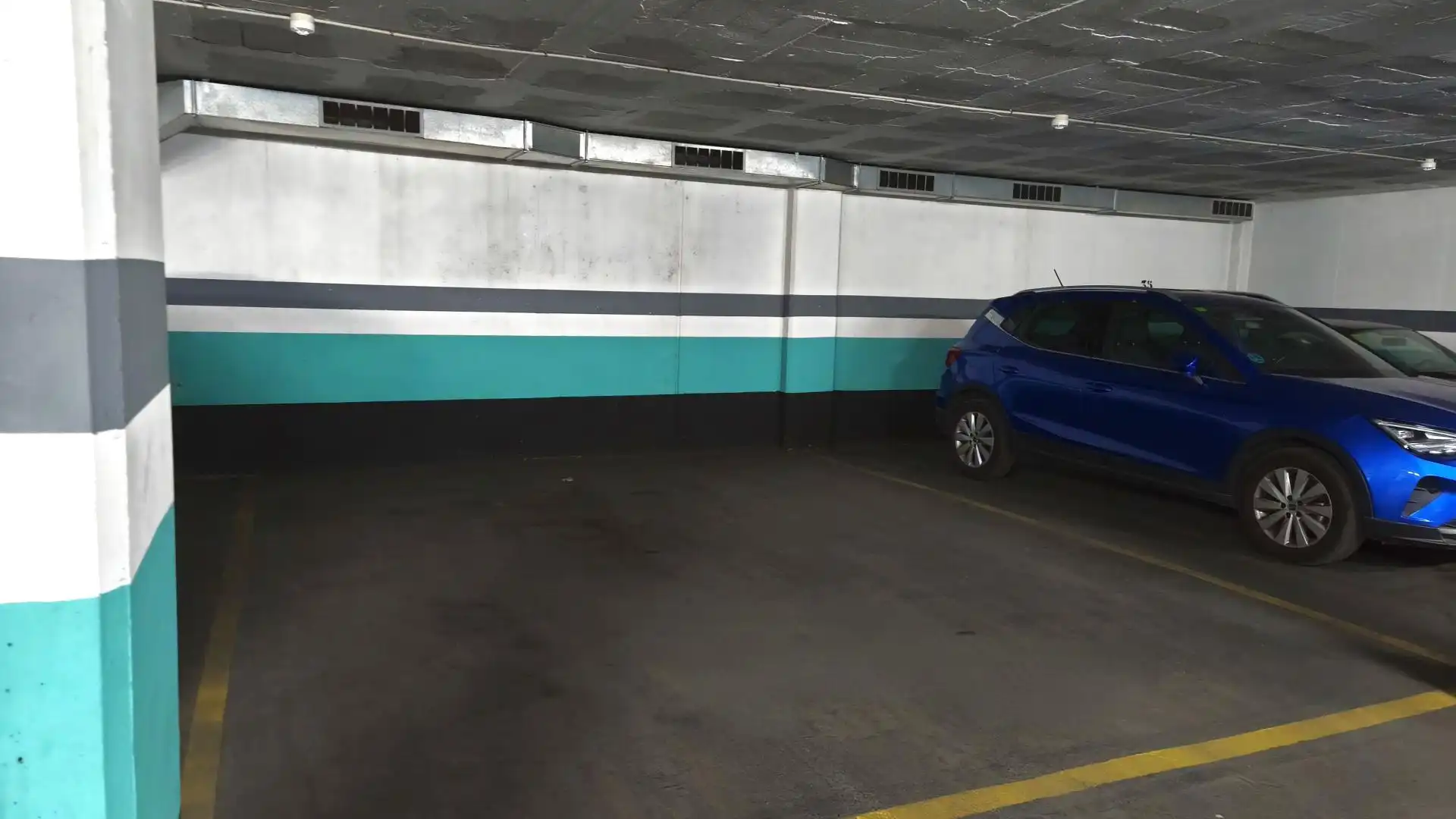 Garage for rent in de Clara Campoamor, 2, Can Roca