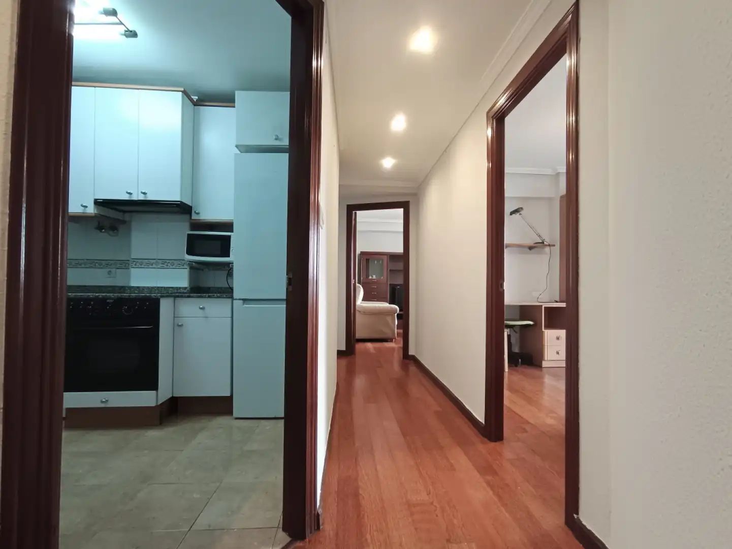 Flat for rent in Gijón - Avda. Constitución, Barrio del Centro