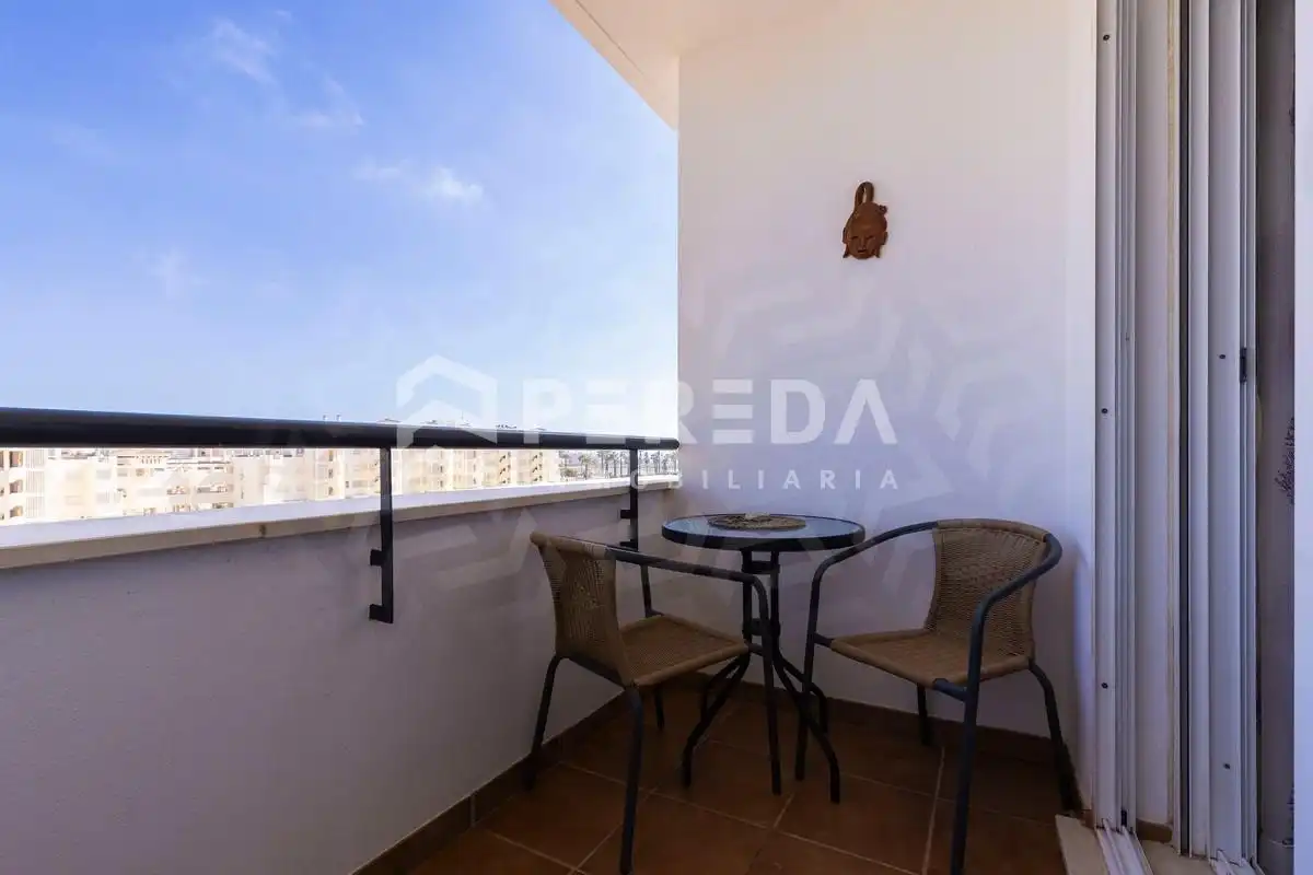 Terrasse von Wohnung zum Verkauf in Roquetas de Mar mit Klimaanlage, Privatgarten und Terrasse