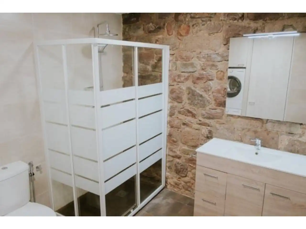 Badezimmer von Wohnung zum Verkauf in Cardona mit Heizung, Parkett und Balkon