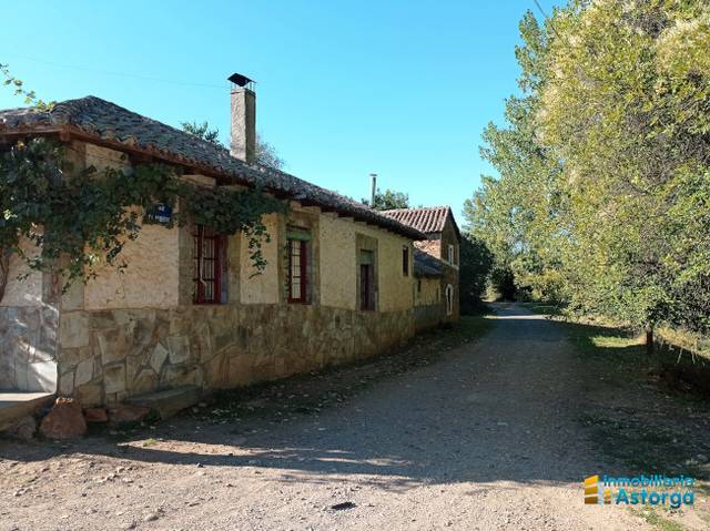 Casa-chalet en Venta en Calle la Villa en Villaobispo de Otero
