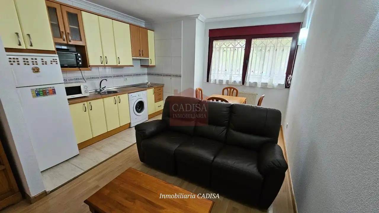 Sala de estar de Apartamento en venta en Salamanca con Calefacción, Piscina y Amueblado