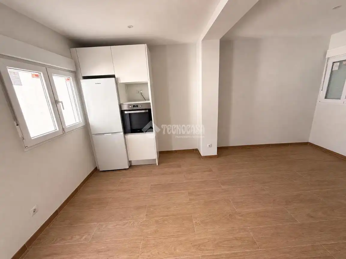 Habitación de Piso en venta en Madrid con Parquet y Balcón
