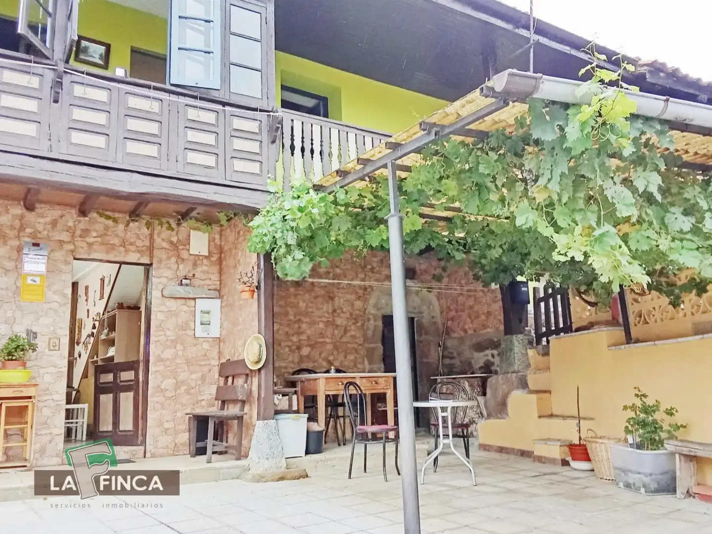 Casa adosada en venta en CASARES, Quirós