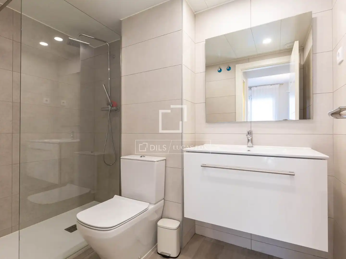 Baño de Piso de alquiler en Sant Feliu de Llobregat con Aire acondicionado, Terraza y Trastero