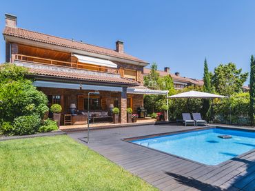 Villa con piscina in vendita a El Cantizal