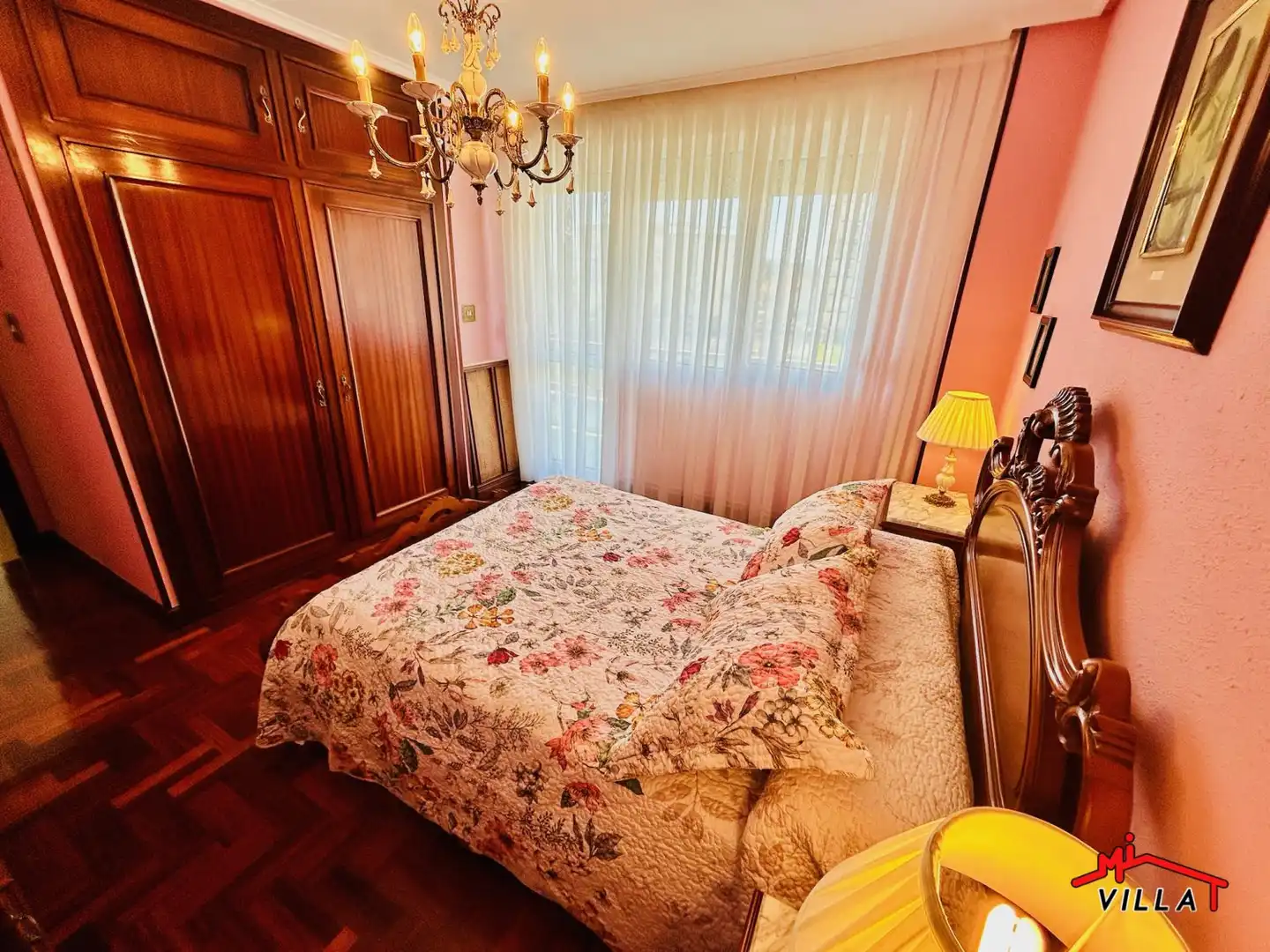 Habitación de Piso en venta en Laredo con Calefacción, Terraza y Amueblado