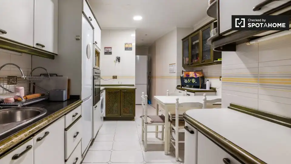 Kitchen of Flat for rent in Bilbao   with Air Conditioner, Heating and Furnished