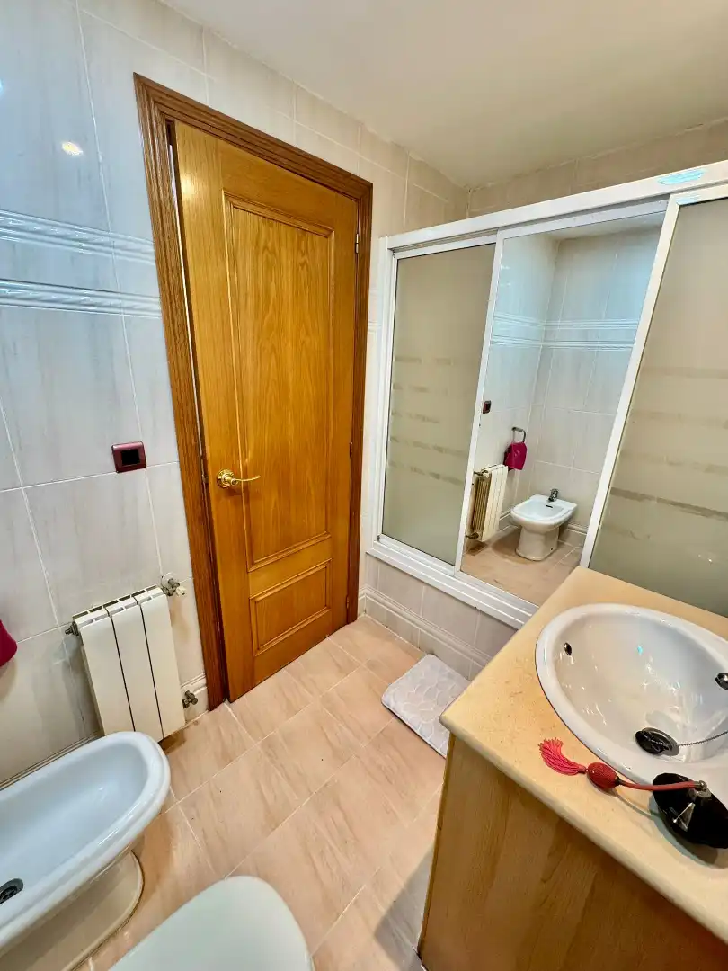 Badezimmer von Wohnung zum Verkauf in Valencia mit Klimaanlage