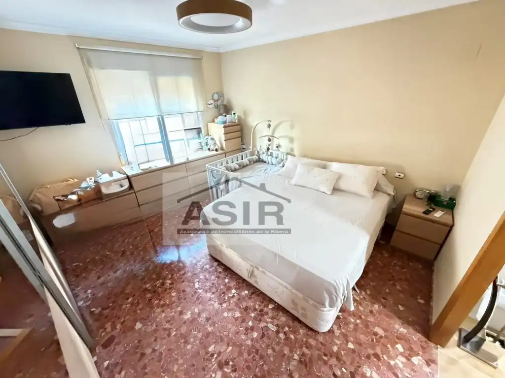 Dormitori de Pis en venda en Alzira amb Aire condicionat i Balcó