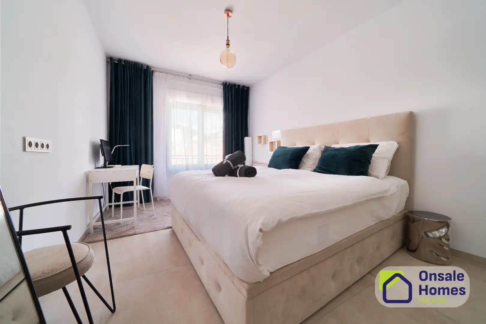 Habitación de Piso en venta en Marbella con Aire acondicionado, Terraza y Balcón