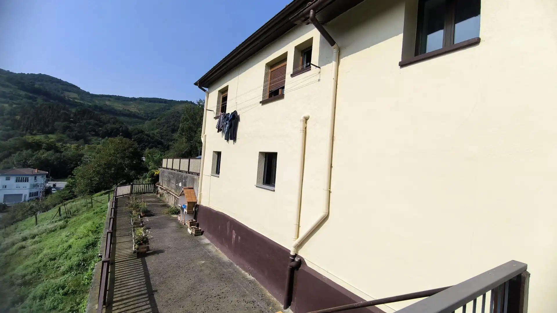 Vista exterior de Finca rústica en venta en Aizarnazabal con Calefacción, Terraza y Amueblado