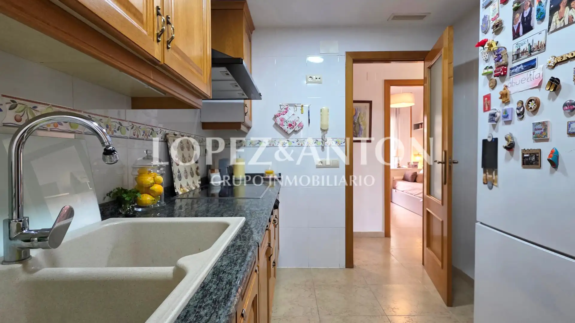 Kitchen of Flat for sale in L'Eliana  with Air Conditioner, Oven and Balcony