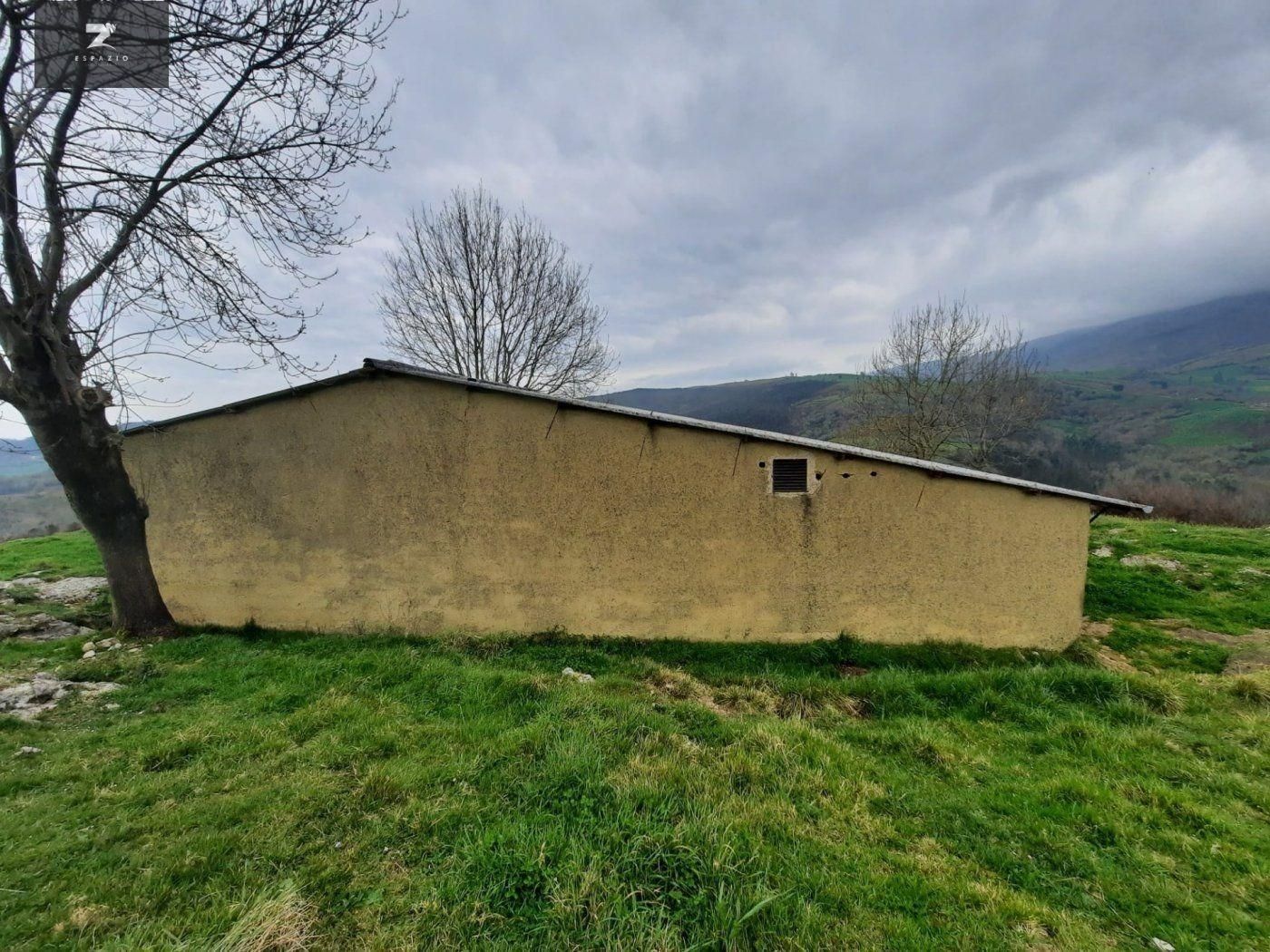 Außenansicht von Geschaftsraum zum verkauf in Valdáliga