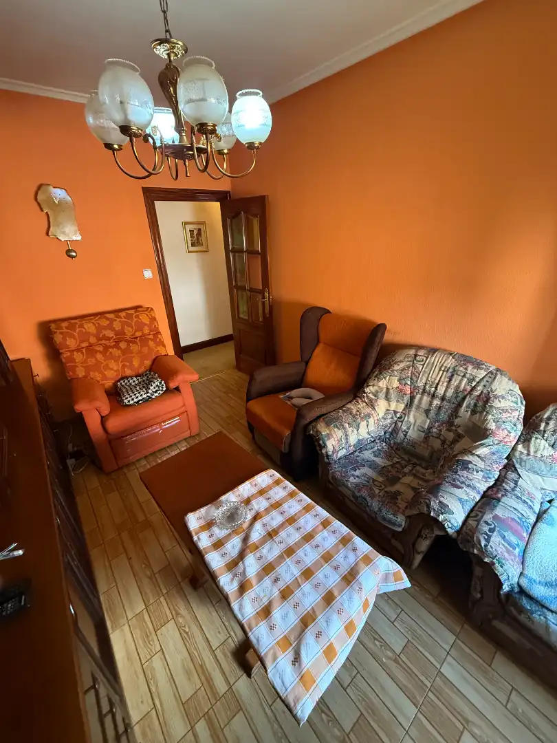 Sala de estar de Piso en venta en Barakaldo  con Calefacción, Trastero y Amueblado