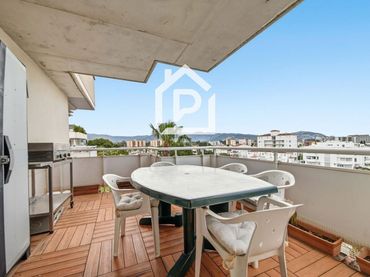 Piso con piscina en venta en PORT CANIGÓ