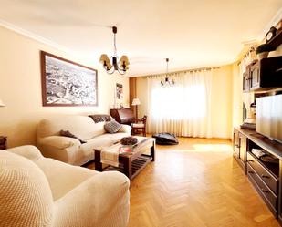 Living room of Flat for sale in Alcalá de Henares  with Air Conditioner and Terrace