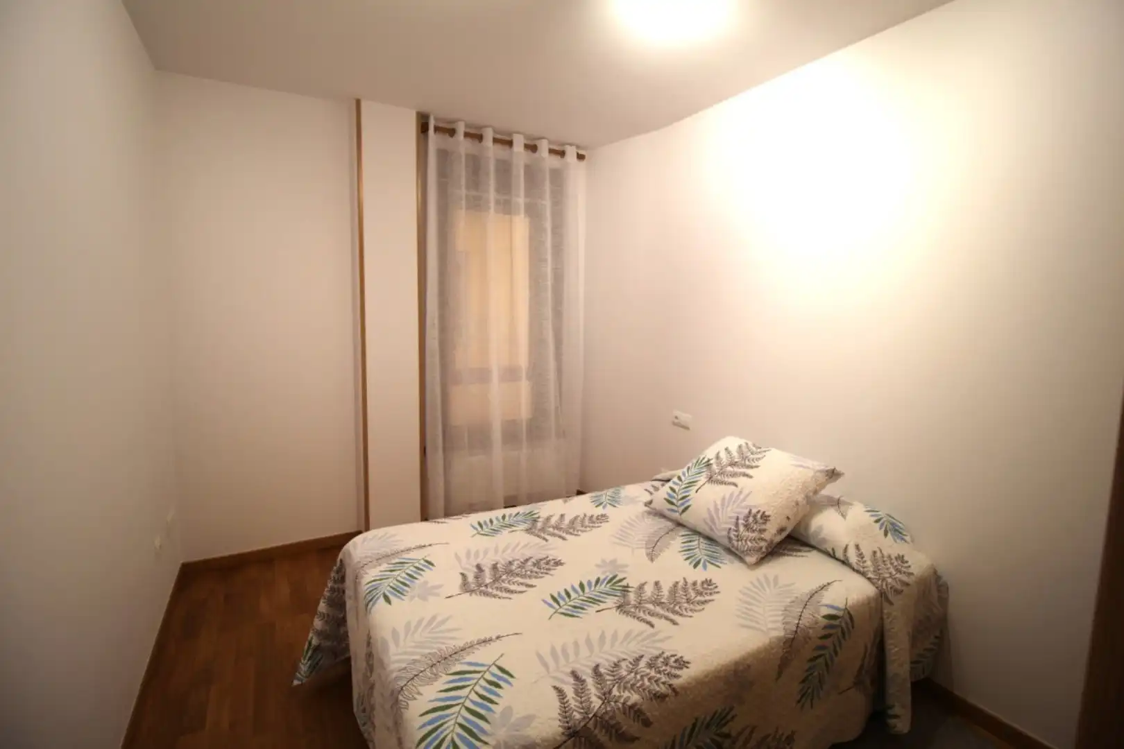 Schlafzimmer von Wohnung zur Miete in Sada (A Coruña) mit Heizung, Parkett und Abstellraum