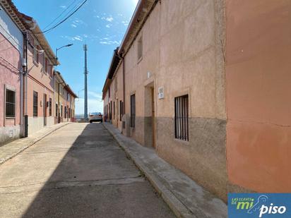 Vista exterior de Casa o xalet en venda en Siete Iglesias de Trabancos amb Calefacció, Jardí privat i Terrassa