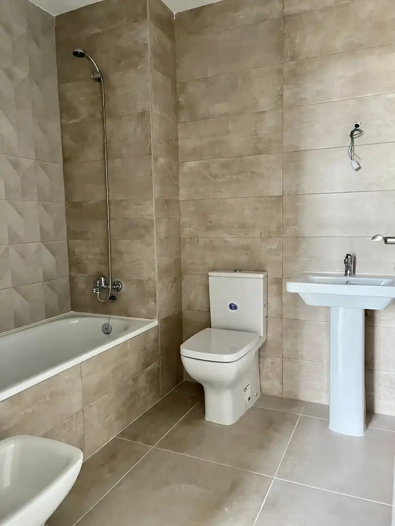 Badezimmer von Wohnung zum Verkauf in Palencia mit Terrasse, Abstellraum und Gemeinschaftspool