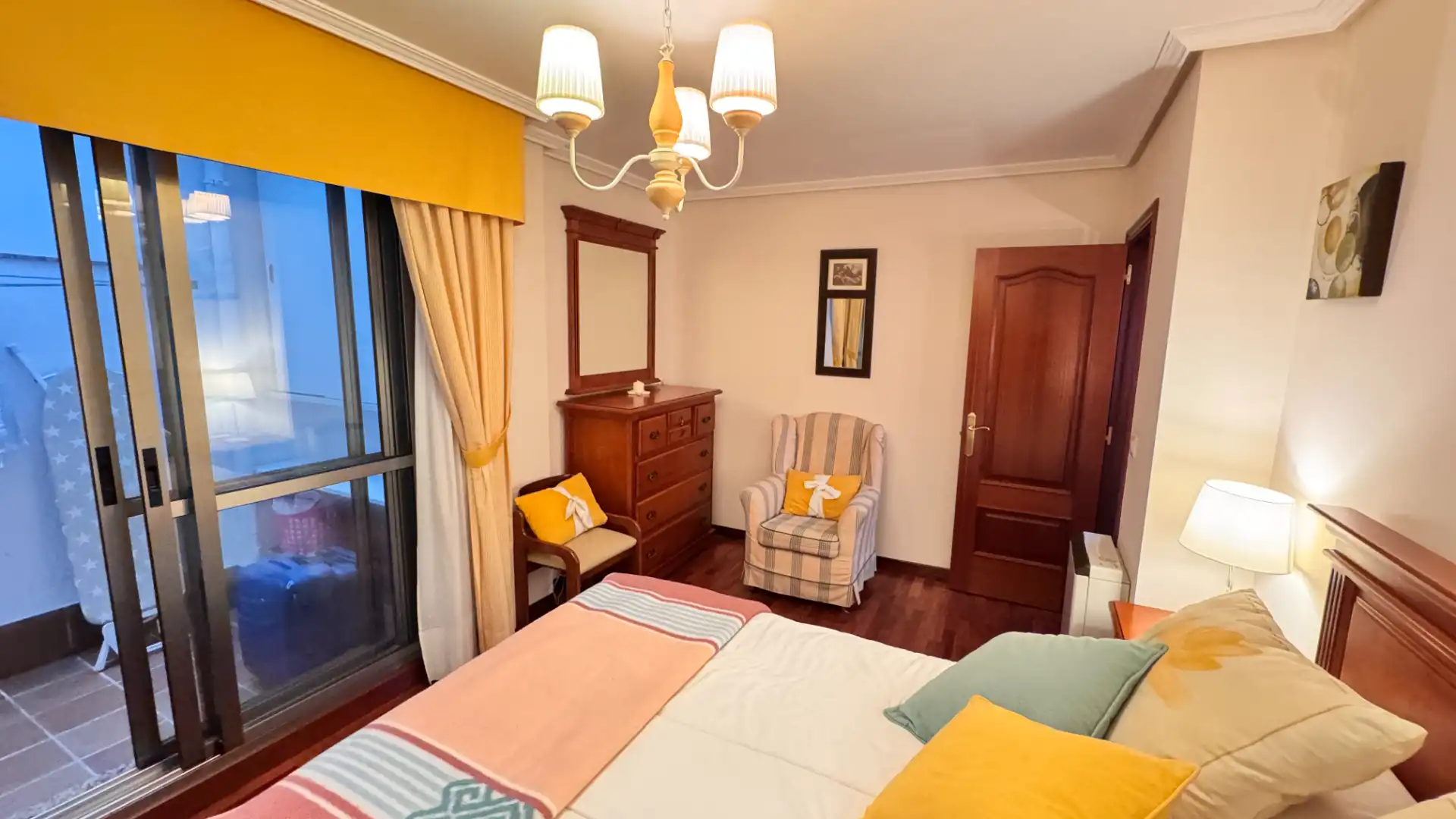 Schlafzimmer von Wohnung zum Verkauf in Arteixo mit Heizung, Parkett und Terrasse
