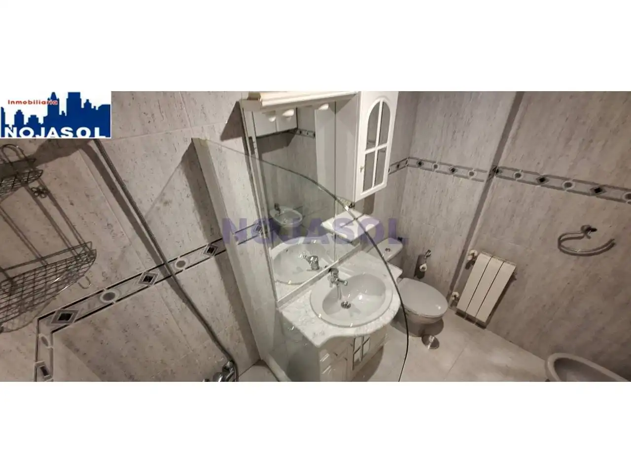 Bany de Apartament de lloguer en Noja amb Calefacció, Terrassa i Moblat