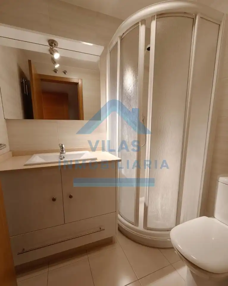 Bany de Apartament de lloguer en Ames amb Calefacció, Traster i Moblat
