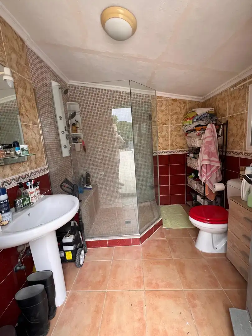 Badezimmer von Haus oder Chalet zum Verkauf in Llíria mit Klimaanlage, Heizung und Privatgarten