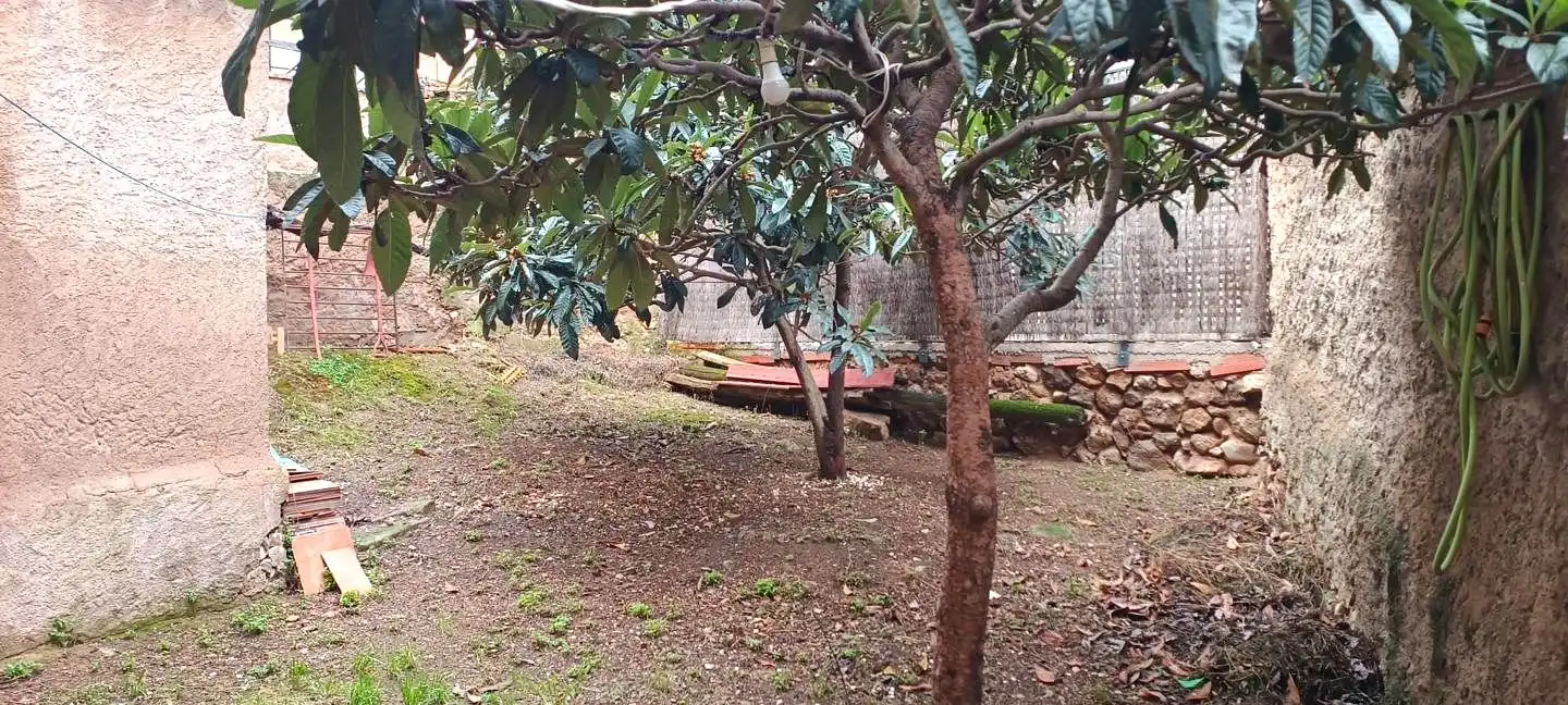 Houses for sale in Morés  with Private garden
