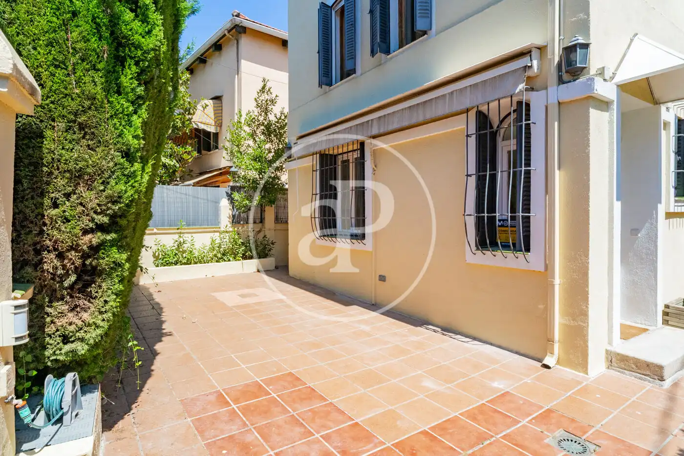 Vista exterior de Casa o chalet de alquiler en Madrid con Aire acondicionado, Calefacción y Jardín privado