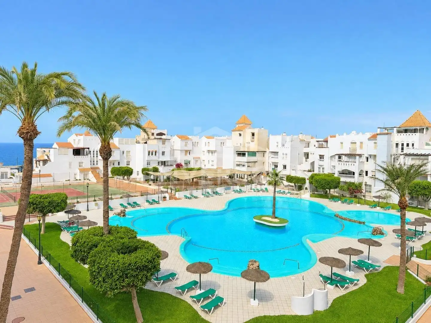 Vista exterior de Piso en venta en El Ejido con Amueblado