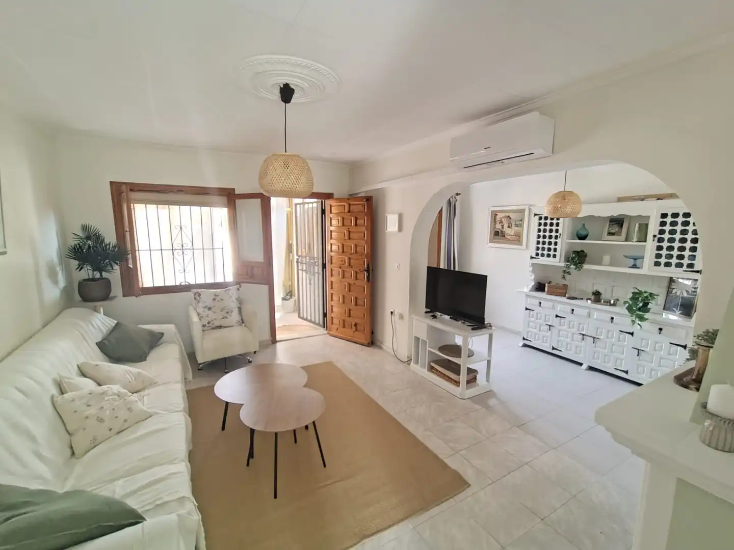 House with garden for sale in Calle Galicia