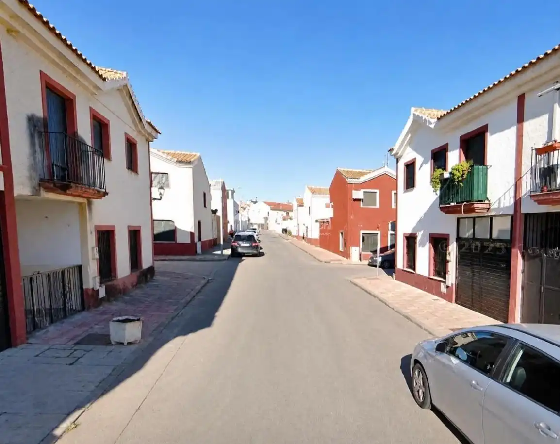 Casa aparellada en venda a Calle Jara