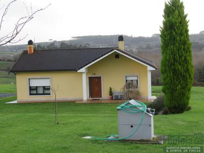 Vista exterior de Casa o xalet en venda en Abegondo amb Calefacció, Jardí privat i Moblat