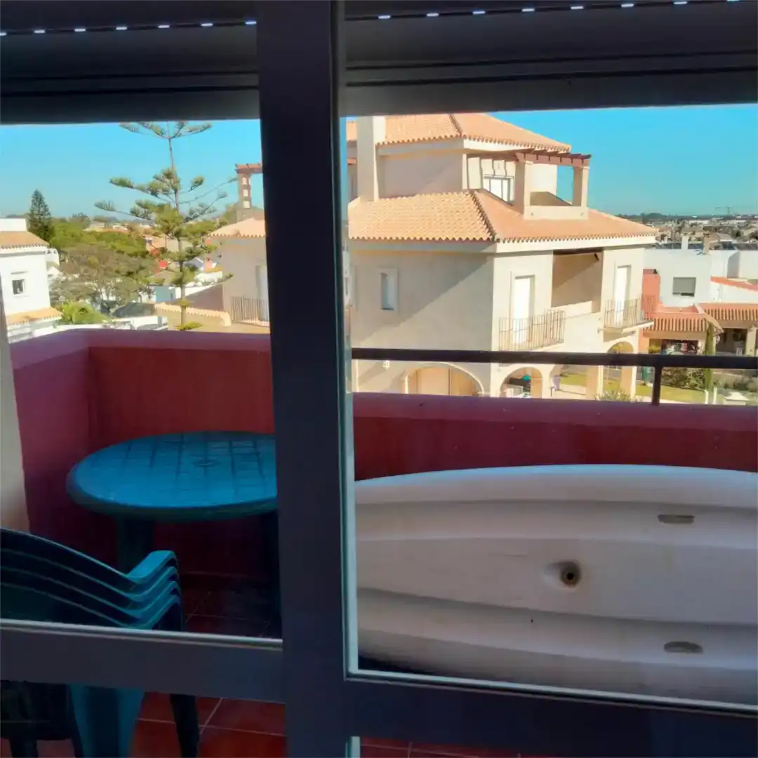 Terraza de Piso de alquiler en Rota con Amueblado, Lavadora y Microondas