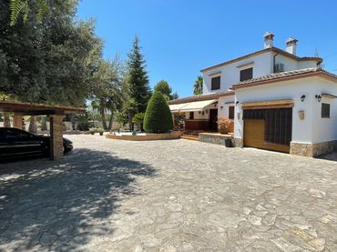 Casa con piscina en venta en Santa Ana